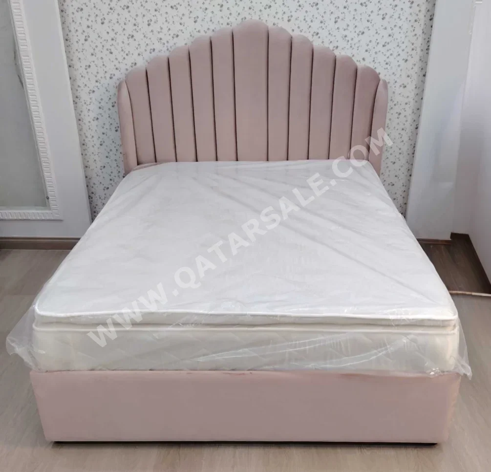 الأسّرة - كوين  - زهري  - متضمنة المرتبة