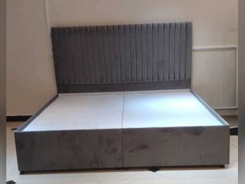 الأسّرة - كينج  - بنى  - متضمنة المرتبة