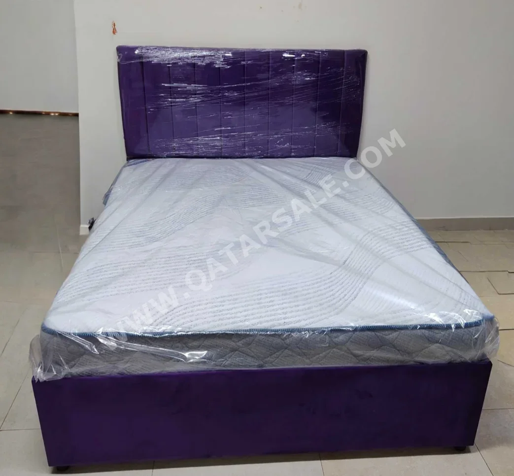 الأسّرة - كوين  - أخضر  - متضمنة المرتبة