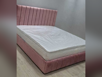 الأسّرة - كينج  - زهري  - متضمنة المرتبة