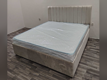 الأسّرة - كينج - اللون الرمادي - متضمنة المرتبة