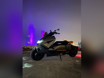 بي ام دبليو  سي اي 04 -  2024 - اللون رمادي