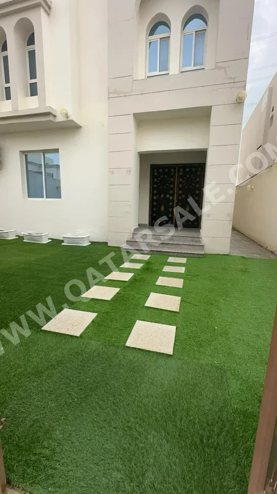Family Residential  - Not Furnished  - Al Wakrah  - Al Wukair  - 6 Bedrooms