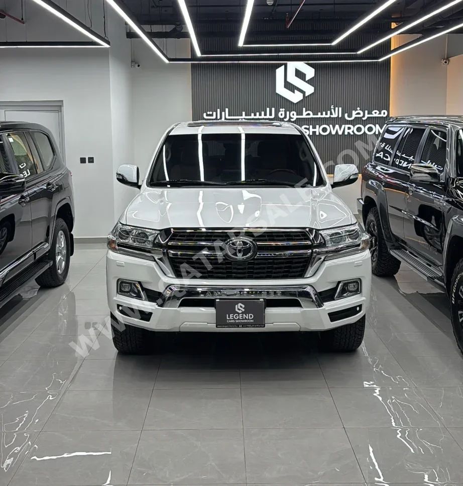 Toyota  Land Cruiser  GXR  2018  Automatic  206,000 Km  6 Cylinder  Four Wheel Drive (4WD)  SUV  White