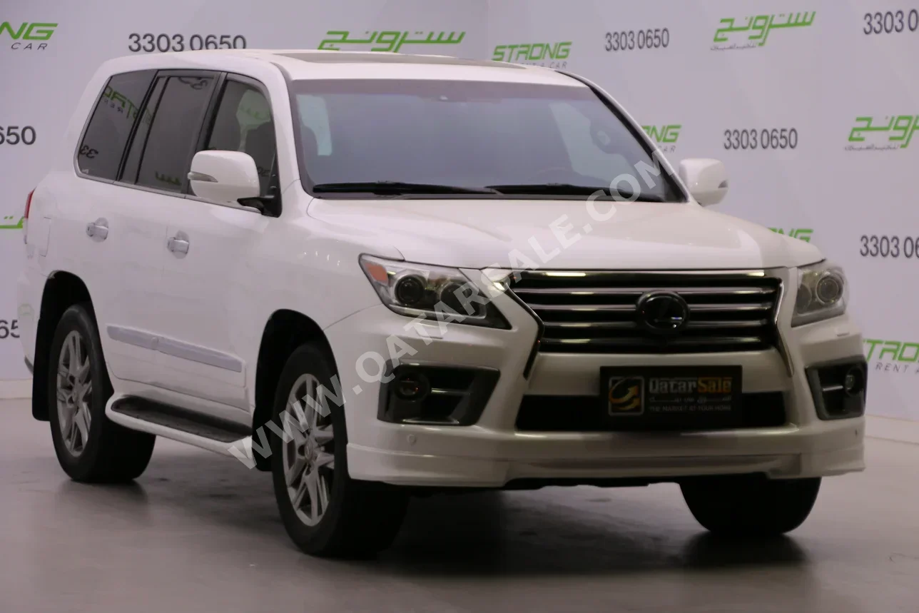 Lexus  LX  570 S  2014  Automatic  247,000 Km  8 Cylinder  Four Wheel Drive (4WD)  SUV  White
