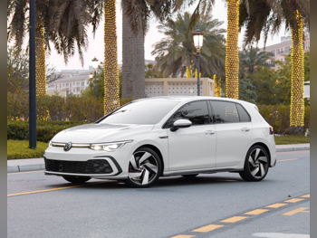 فوكس واغن  غولف  جي تي اي  2023  اوتوماتيك  44,000 كم  4 سلندر  دفع كلي مستمر  هاتشباك  أبيض