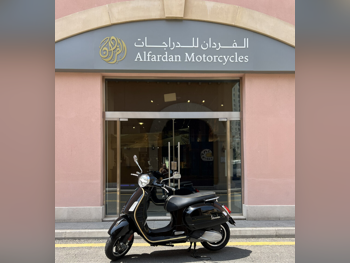 فيسبا  جي تي اس سوبر 300 -  2019 - اللون اسود