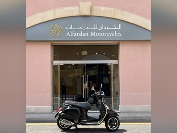 فيسبا  جي تي اس سوبر 300 -  2019 - اللون اسود