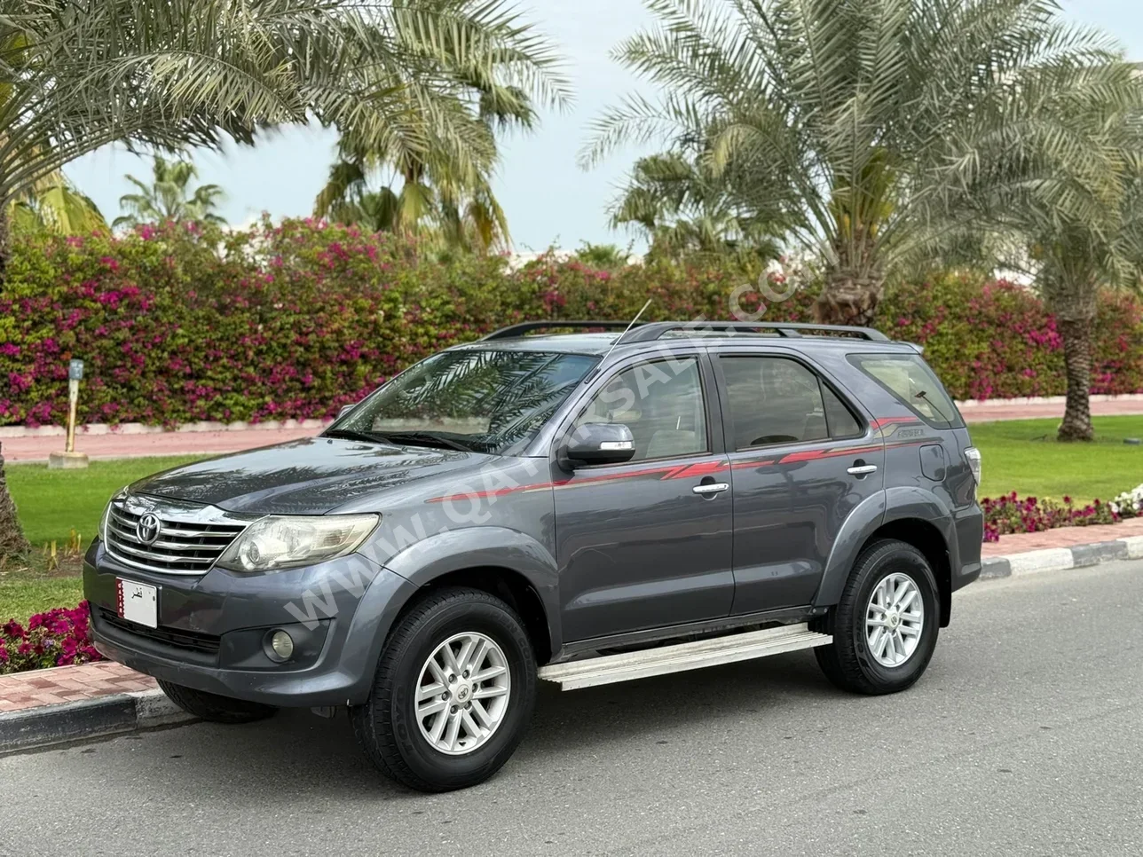 Toyota  Fortuner  SR5  2014  Automatic  370,000 Km  6 Cylinder  Four Wheel Drive (4WD)  SUV  Gray