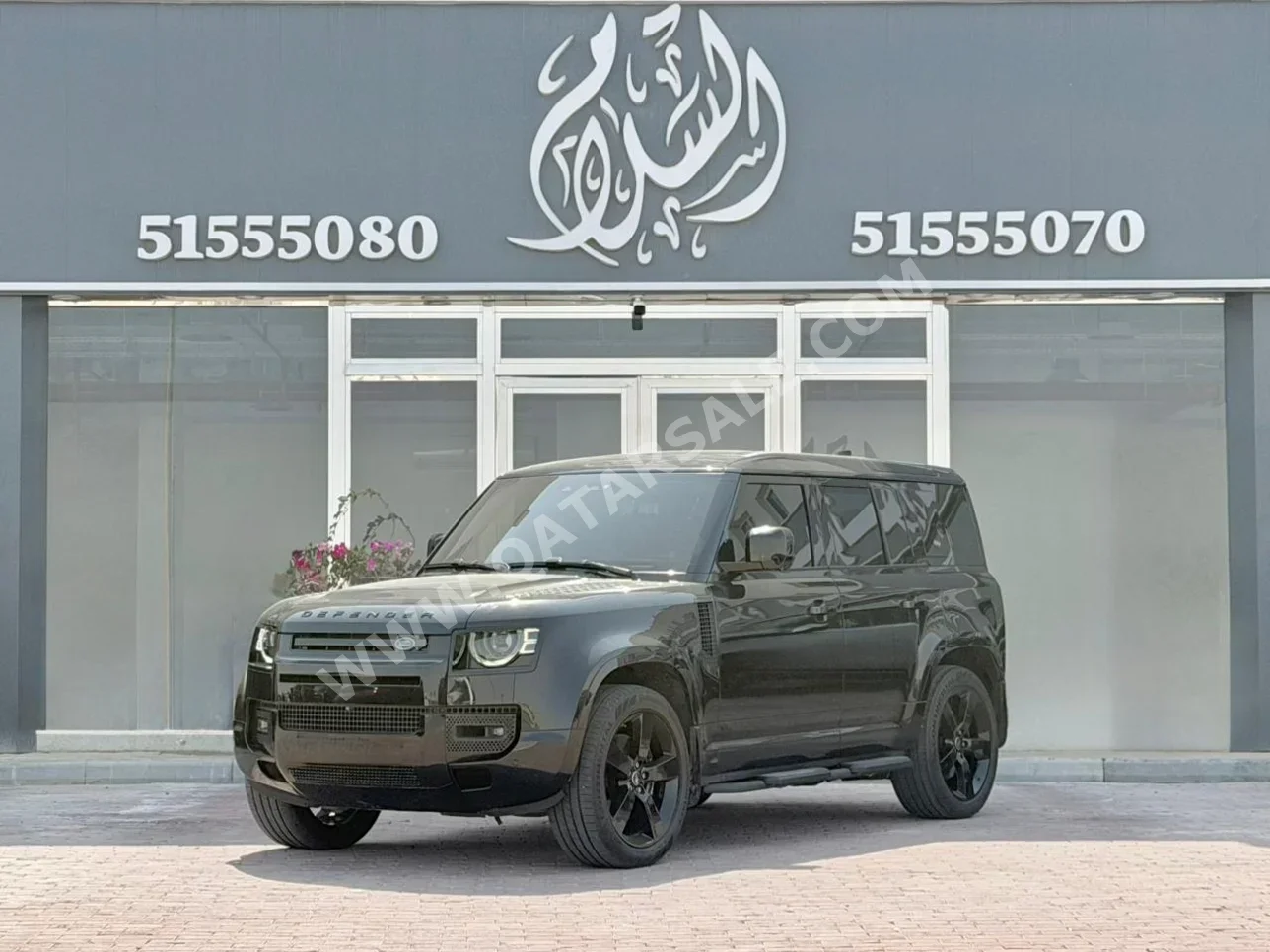 Land Rover  Defender  110 HSE  2023  Automatic  65,000 Km  8 Cylinder  Four Wheel Drive (4WD)  SUV  Black