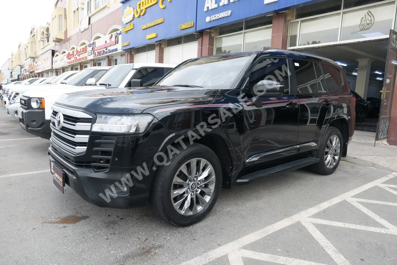 Toyota  Land Cruiser  GXR Twin Turbo  2025  Automatic  79,000 Km  6 Cylinder  Four Wheel Drive (4WD)  SUV  Black  With Warranty