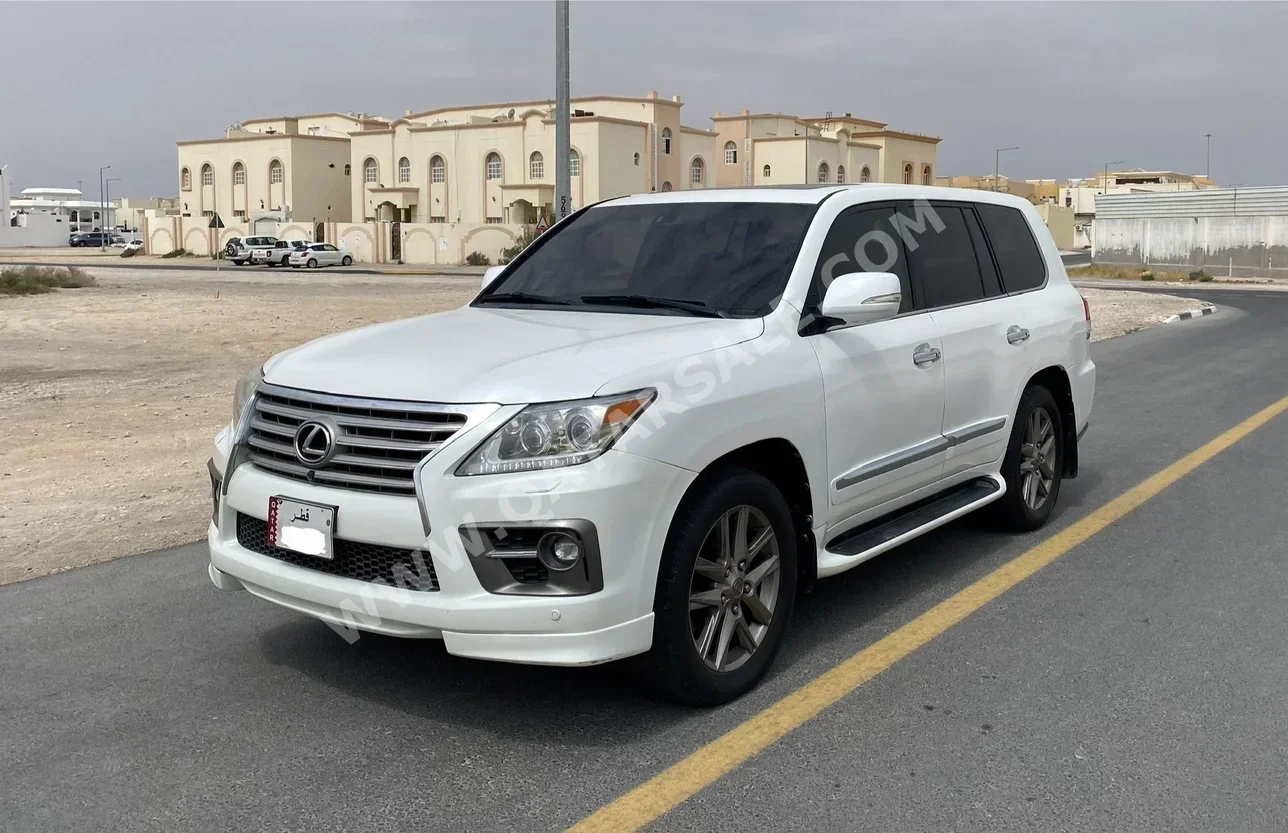 Lexus  LX  570  2012  Automatic  338,000 Km  8 Cylinder  Four Wheel Drive (4WD)  SUV  White