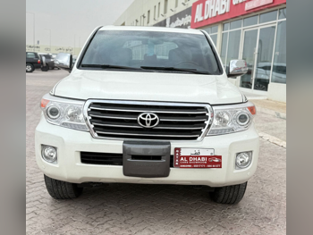 تويوتا  لاند كروزر  جي اكس ار  2013  اوتوماتيك  378,000 كم  8 سلندر  دفع رباعي  اس يو في  أبيض