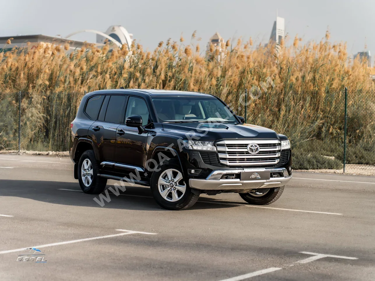 تويوتا  لاند كروزر  جي اكس ار  2025  اوتوماتيك  12,300 كم  6 سلندر  دفع رباعي  اس يو في  أسود وبيج  تحت الضمان
