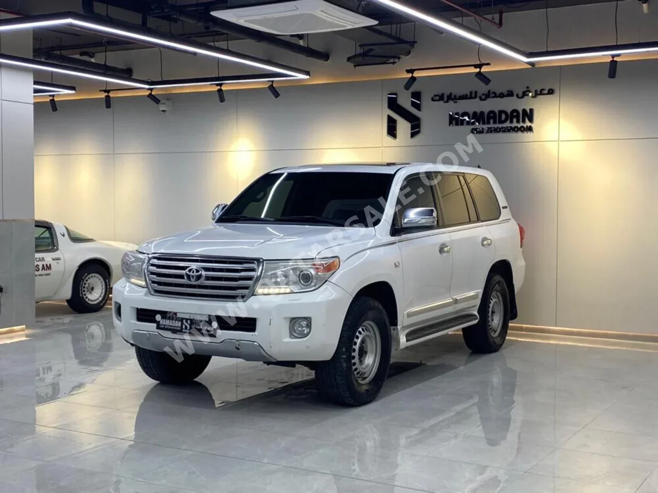 تويوتا  لاند كروزر  في اكس ار  2012  اوتوماتيك  511,000 كم  8 سلندر  دفع رباعي  اس يو في  أبيض