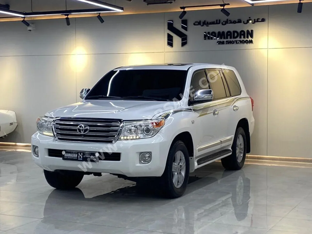 تويوتا  لاند كروزر  في اكس ار  2013  اوتوماتيك  320,000 كم  8 سلندر  دفع رباعي  اس يو في  أبيض