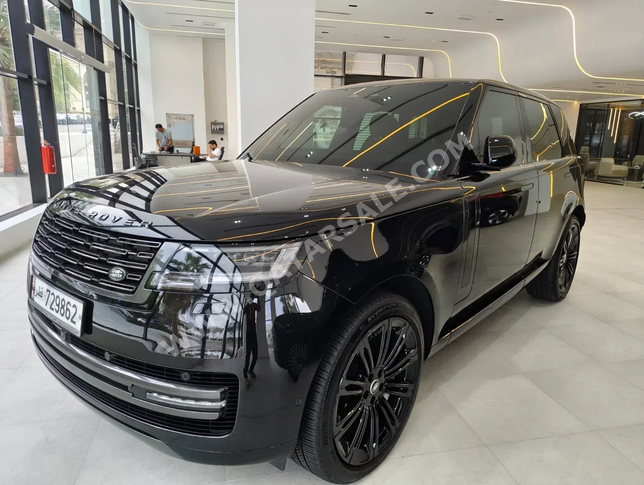 Land Rover  Range Rover  HSE  2025  Automatic  18,000 Km  6 Cylinder  Four Wheel Drive (4WD)  SUV  Black  With Warranty