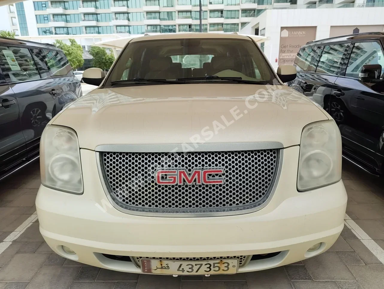 GMC  Yukon  Denali  2012  Automatic  66,000 Km  8 Cylinder  Four Wheel Drive (4WD)  SUV  White
