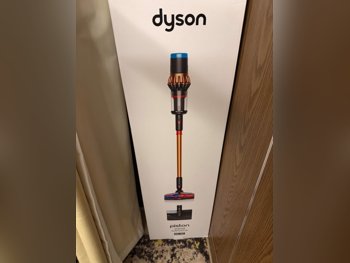 Dyson  Purple  best model /  Robotic Vacuum