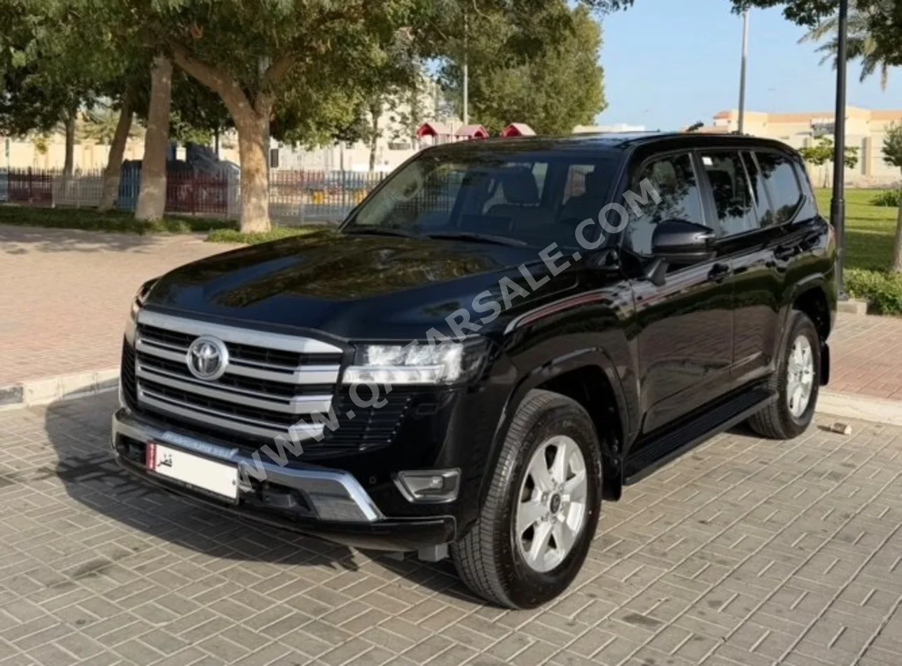 تويوتا  لاند كروزر  جي اكس ار  2022  اوتوماتيك  127,000 كم  6 سلندر  دفع رباعي  اس يو في  أسود  تحت الضمان
