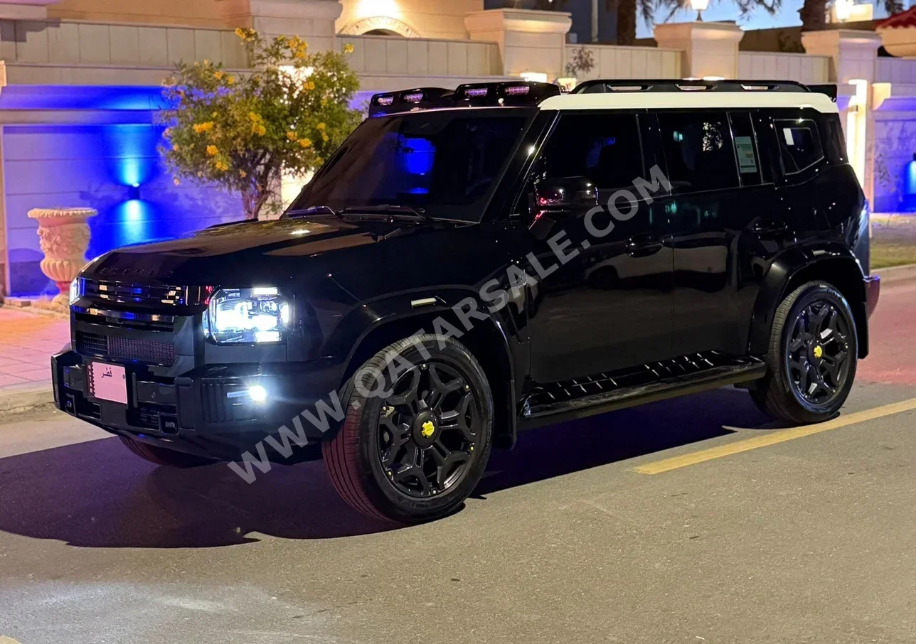 Jetour  T2  Luxury  2025  Automatic  20,000 Km  4 Cylinder  Four Wheel Drive (4WD)  SUV  Black  With Warranty