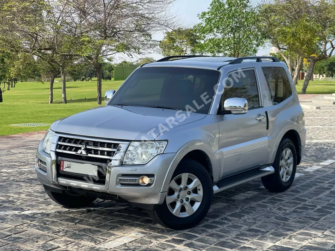 Mitsubishi  Pajero  Sport  2017  Automatic  79,000 Km  6 Cylinder  Four Wheel Drive (4WD)  SUV  Silver