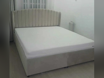 الأسّرة - كينج  - بنى  - متضمنة المرتبة