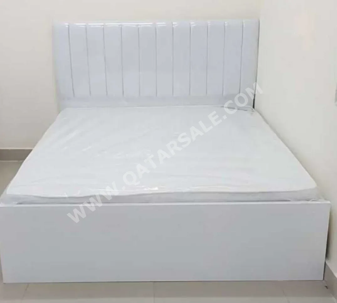 Beds - Queen - White - Mattress Included