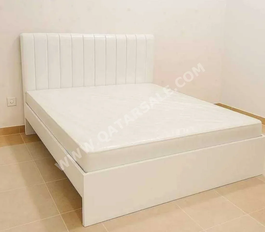 الأسّرة - كينج  - أبيض  - متضمنة المرتبة