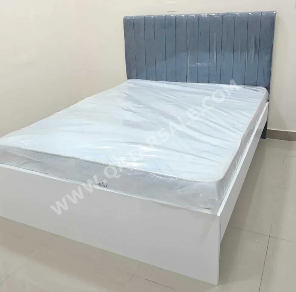 Beds - Queen - Green - Mattress Included