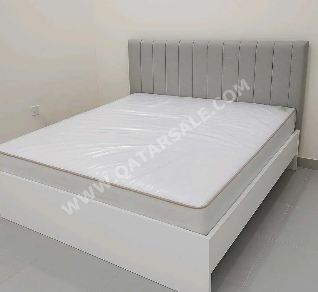 Beds - King - Gray - Mattress Included