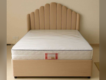 الأسّرة - كوين  - الأصفر  - متضمنة المرتبة