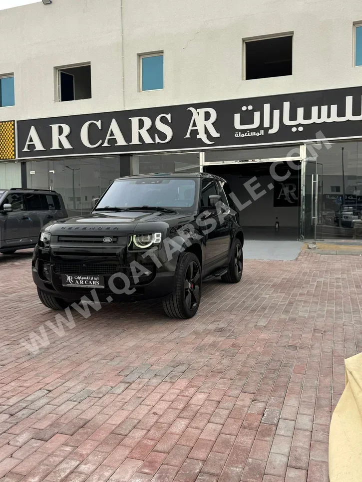 Land Rover  Defender  90 HSE  2022  Automatic  110,000 Km  6 Cylinder  Four Wheel Drive (4WD)  SUV  Black  With Warranty