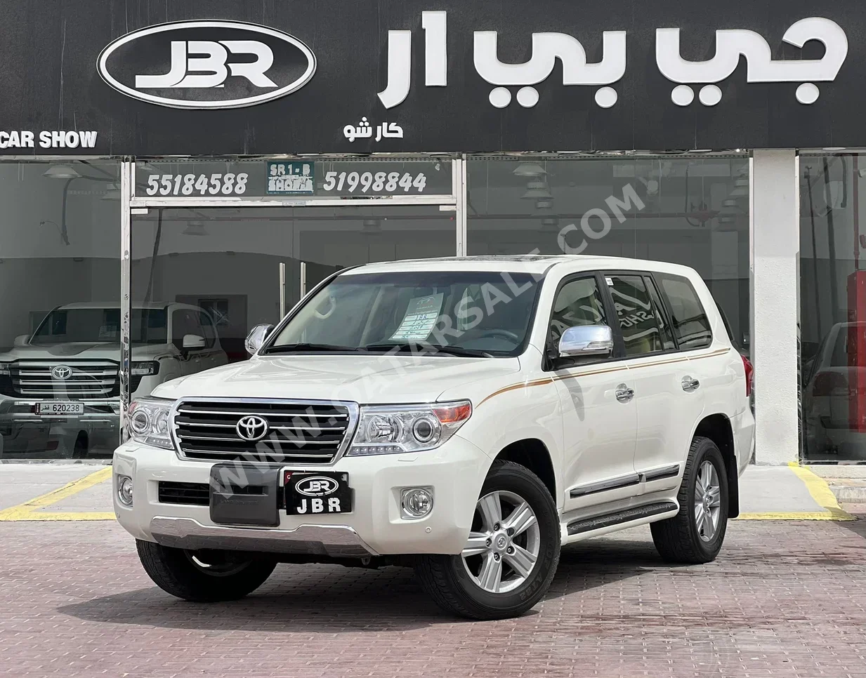 تويوتا  لاند كروزر  جي اكس ار  2014  اوتوماتيك  380,000 كم  8 سلندر  دفع رباعي  اس يو في  أبيض