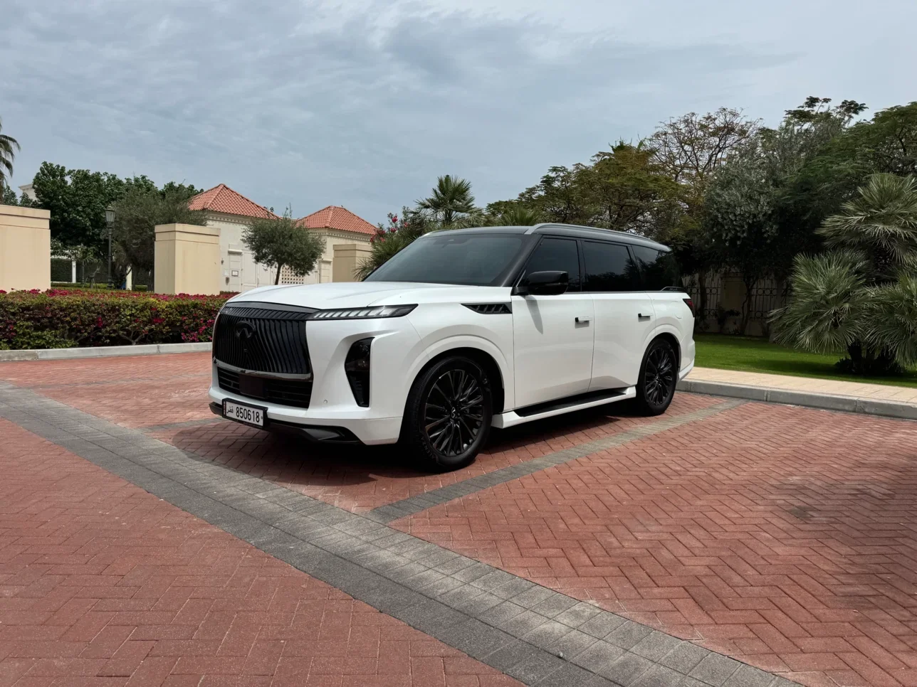 انفنيتي  كيو اكس  80 اوتوغراف  2025  اوتوماتيك  6,200 كم  6 سلندر  دفع كلي مستمر  اس يو في  أبيض و أسود  تحت الضمان