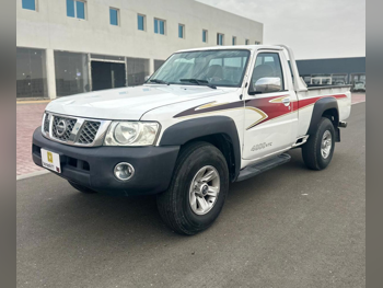 نيسان  بيك أب  2014  عادي  287,139 كم  4 سلندر  دفع خلفي  بيكب  أبيض