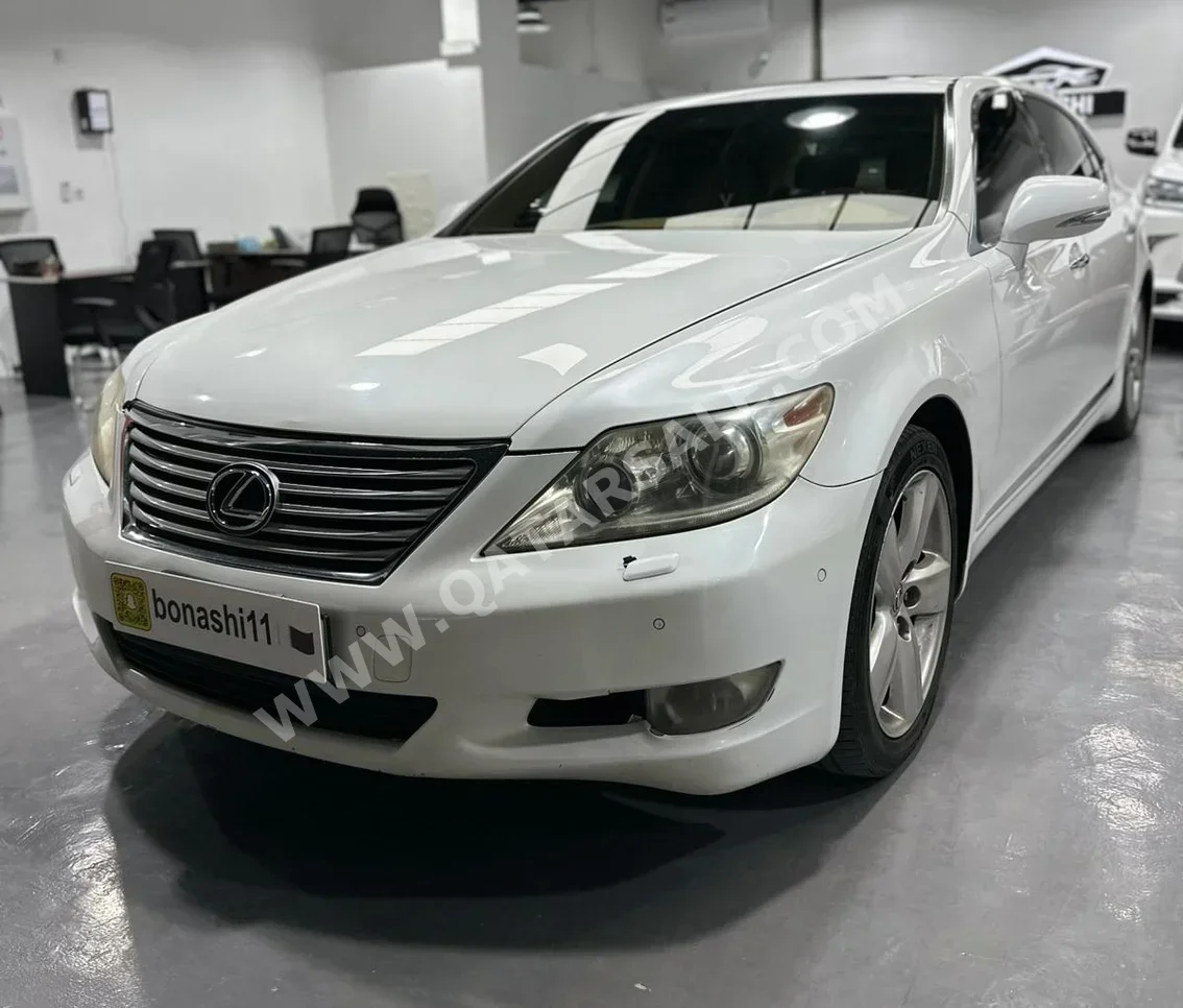 Lexus  LS  460 L  2012  Automatic  216,928 Km  8 Cylinder  Rear Wheel Drive (RWD)  Sedan  White