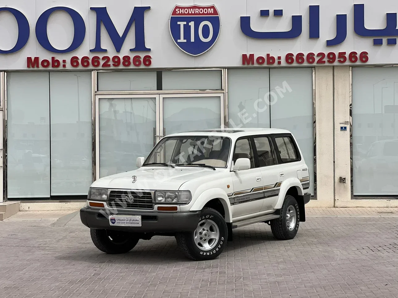 Toyota Land Cruiser VXR 1995 Automatic 598,000 Km 8 Cylinder Four Wheel Drive (4WD) SUV White