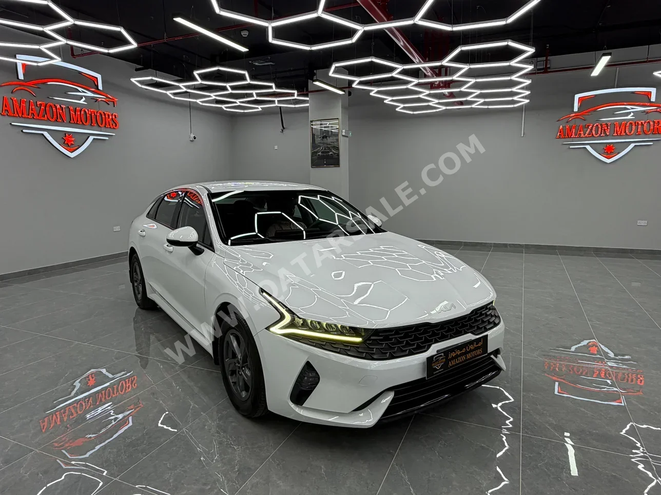 Kia  K5  2024  Automatic  40,000 Km  4 Cylinder  Front Wheel Drive (FWD)  Sedan  White