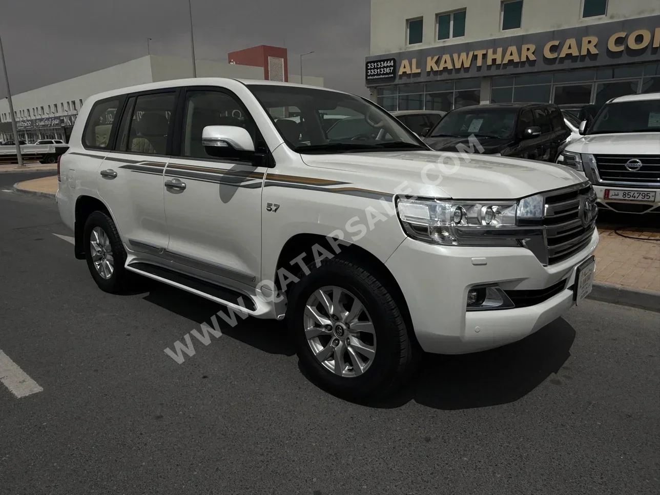Toyota Land Cruiser GXR 2016 Automatic 191,000 Km 6 Cylinder Four Wheel Drive (4WD) SUV Pearl