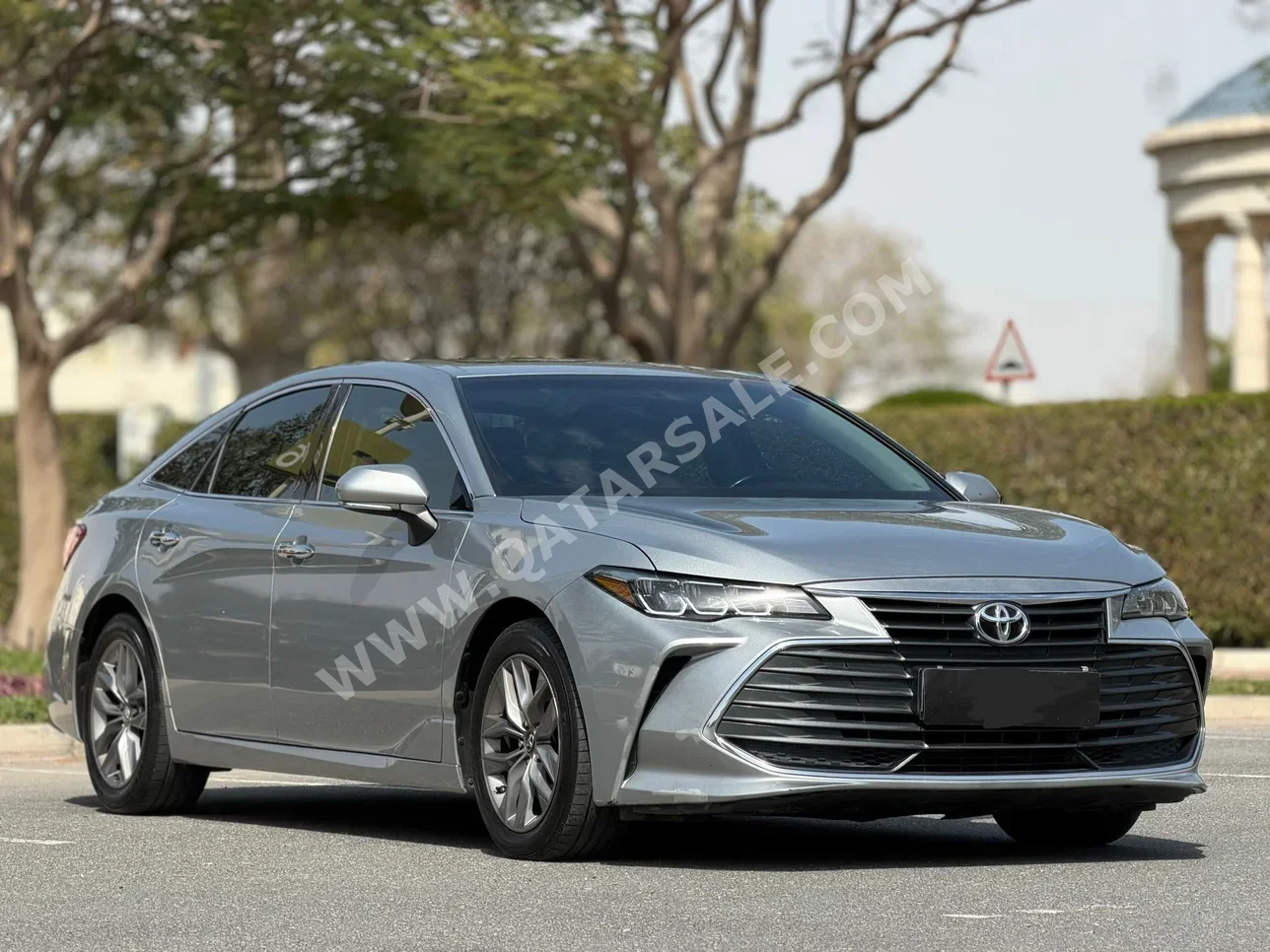 Toyota  Avalon  XLE  2020  Automatic  145,000 Km  6 Cylinder  Front Wheel Drive (FWD)  Sedan  Silver