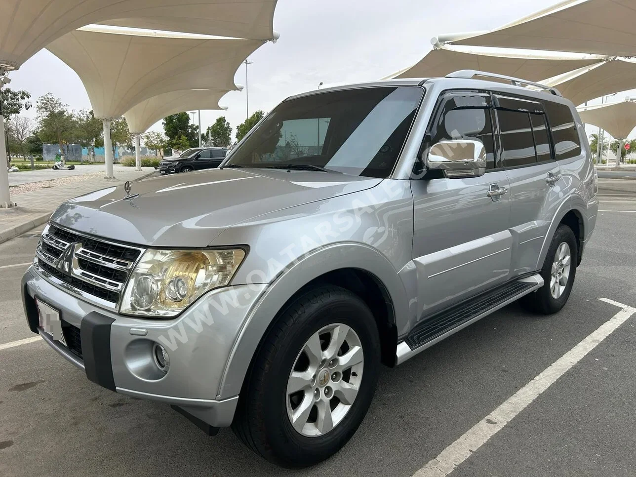 Mitsubishi  Pajero  GLS  2011  Automatic  76,000 Km  6 Cylinder  Four Wheel Drive (4WD)  SUV  Gray