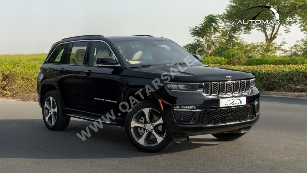 Jeep  Grand Cherokee  Limited  2025  Automatic  0 Km  6 Cylinder  Four Wheel Drive (4WD)  SUV  Black  With Warranty