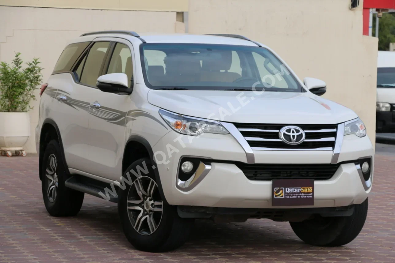 Toyota  Fortuner  2020  Automatic  133,000 Km  4 Cylinder  Four Wheel Drive (4WD)  SUV  White