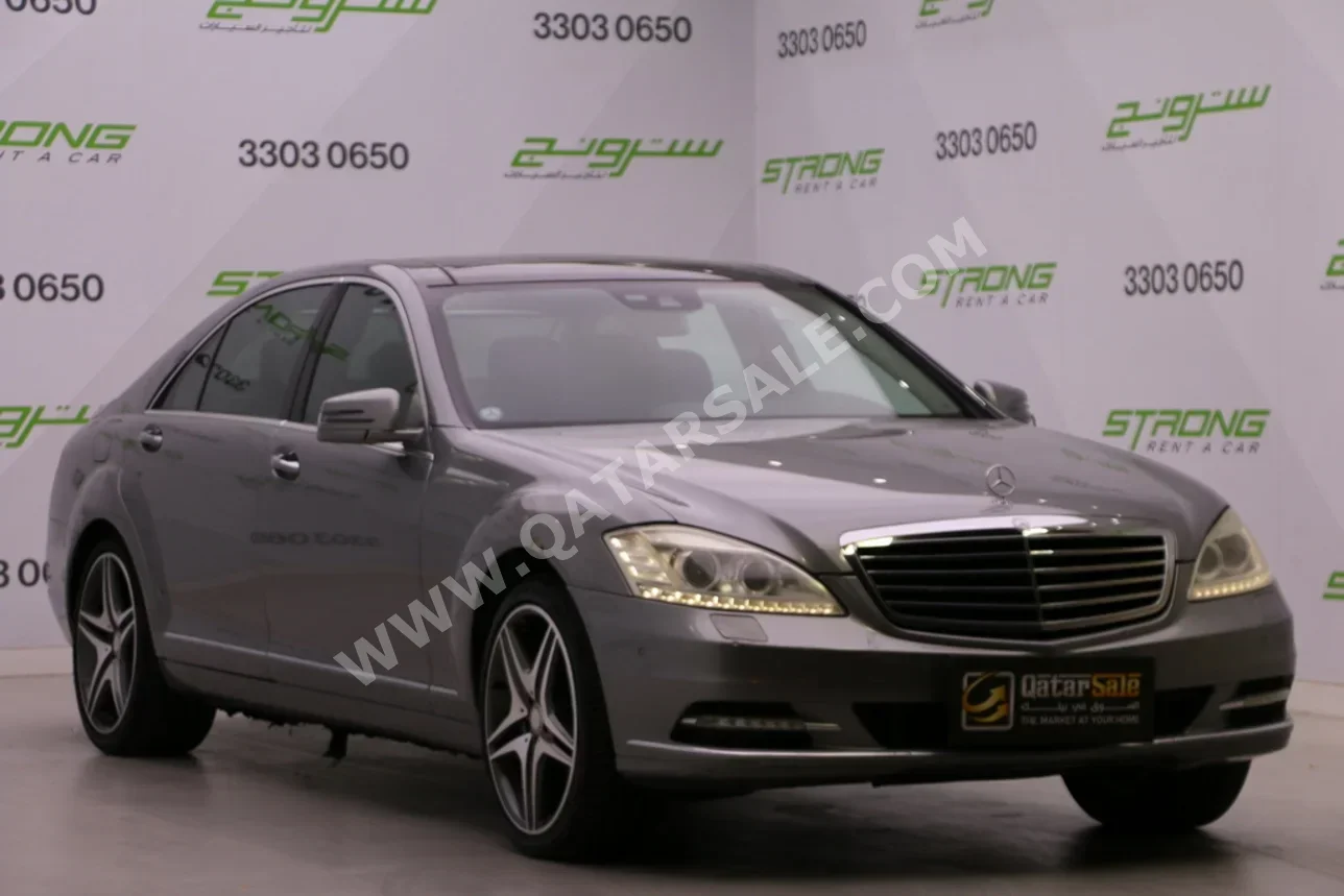 Mercedes-Benz  S-Class  350 AMG  2011  Automatic  170,000 Km  6 Cylinder  Rear Wheel Drive (RWD)  Sedan  Gray