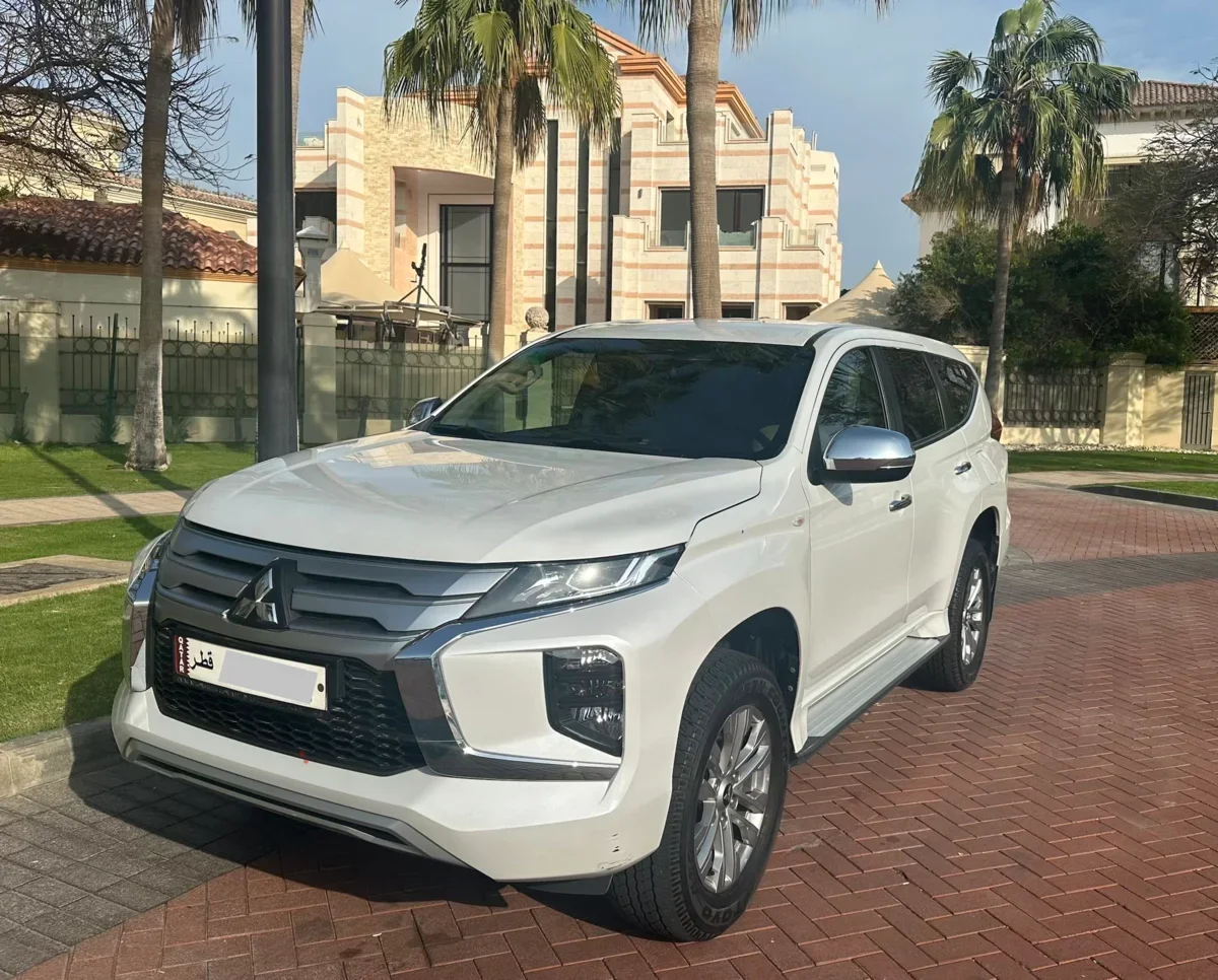 Mitsubishi Pajero Montero Sport 2023 Automatic 32,000 Km 6 Cylinder Four Wheel Drive (4WD) SUV White With Warranty