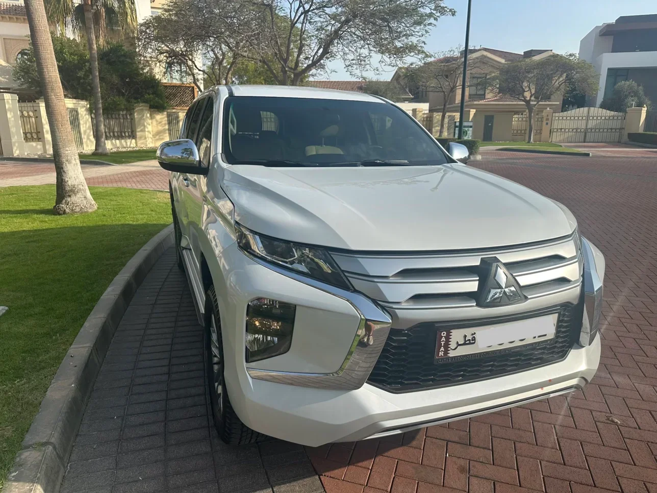 Mitsubishi Pajero Montero Sport 2023 Automatic 33,000 Km 6 Cylinder Four Wheel Drive (4WD) SUV White With Warranty