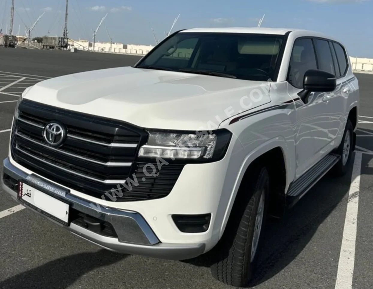 تويوتا  لاند كروزر  جي اكس  2024  اوتوماتيك  28,000 كم  6 سلندر  دفع كلي مستمر  اس يو في  أبيض  تحت الضمان