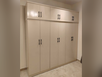 خزائن ودواليب الملابس والزينة - دوحة فيرنيتشر  - خزائن  - اللون البيج