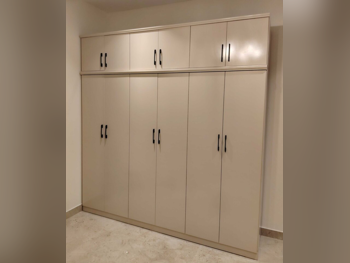 خزائن ودواليب الملابس والزينة - دوحة فيرنيتشر  - خزائن  - اللون البيج